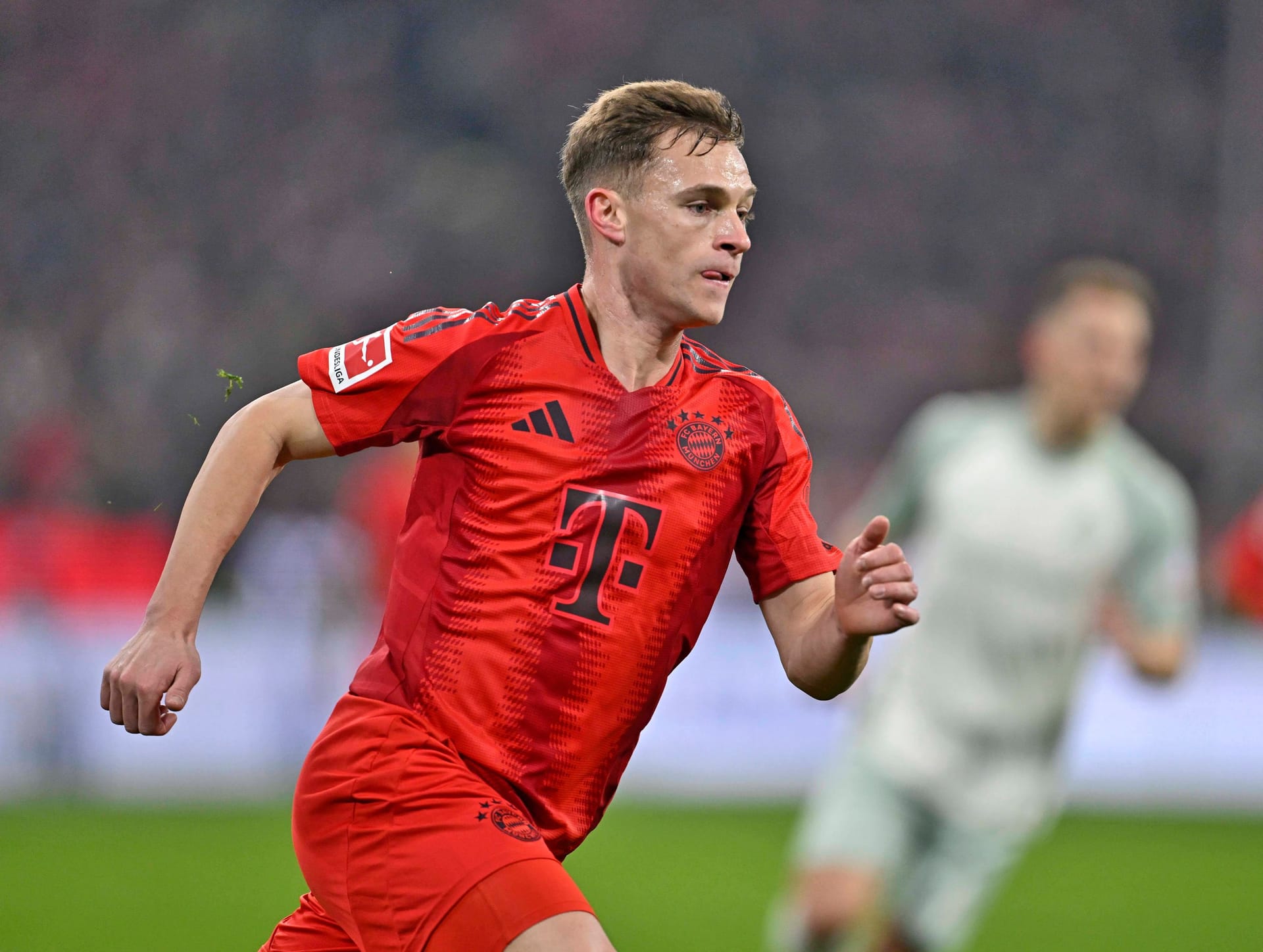 Joshua Kimmich: Schon zur Halbzeit mit 91 Ballkontakten, am Ende waren es 180. Versuchte es immer wieder mit seinen gefährlichen Chipbällen. Einer davon auf Kane führte zum Elfmeter. Bayerns unermüdlicher Antreiber. Weiter in starker Form. Note 2