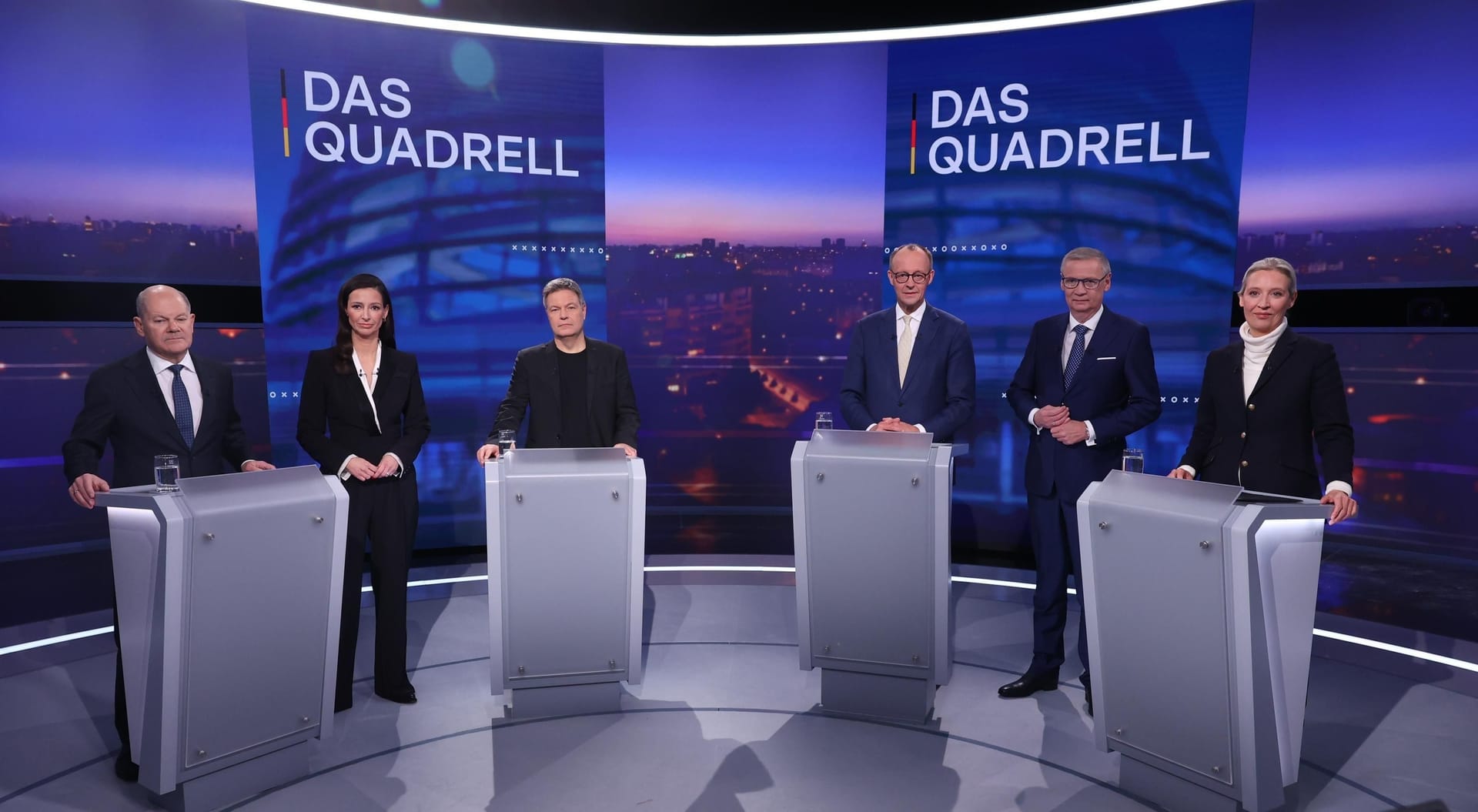 V.l.: Olaf Scholz, Pinar Atalay, Robert Habeck, Friedrich Merz, Günther Jauch und Alice Weidel: Sie waren bei "Das Quadrell – Kampf um das Kanzleramt" auf RTL zu sehen.