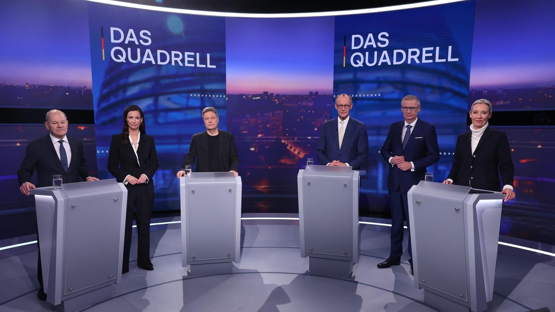 V.l.: Olaf Scholz, Pinar Atalay, Robert Habeck, Friedrich Merz, Günther Jauch und Alice Weidel: Sie waren bei "Das Quadrell – Kampf um das Kanzleramt" auf RTL zu sehen.