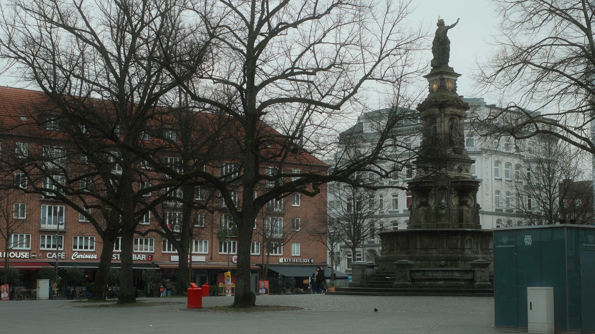 Der Hansaplatz mit dem Café Curiousa im Hintergrund.