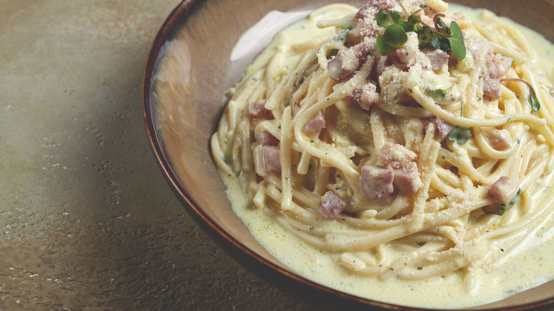 Eine lauwarme Carbonara im Restaurant eines Vier-Sterne-Hotels soll zu einer tödlichen Salmonellen-Infektion geführt haben.