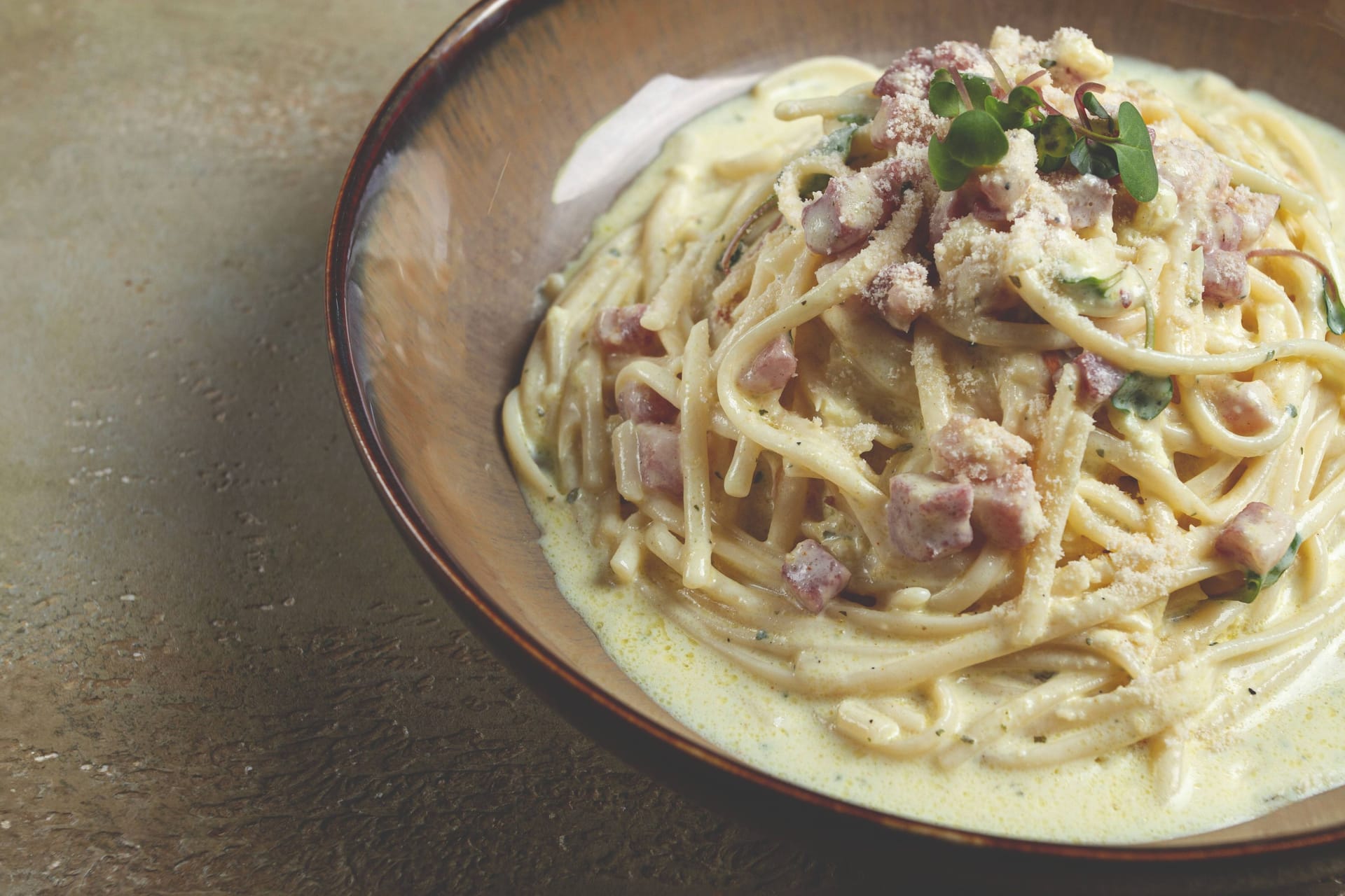 Eine lauwarme Carbonara im Restaurant eines Vier-Sterne-Hotels soll zu einer tödlichen Salmonellen-Infektion geführt haben.