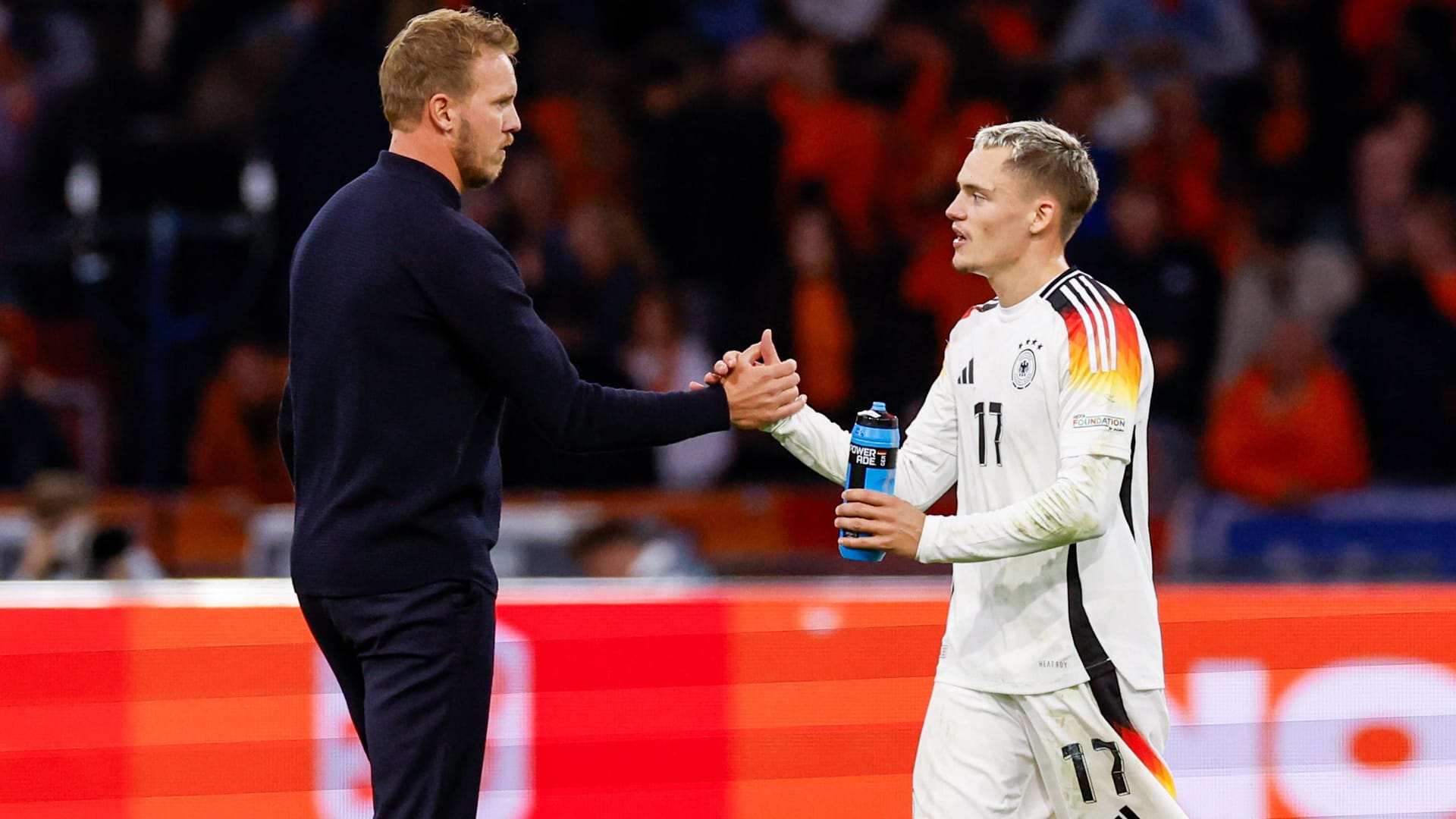 Bundestrainer Julian Nagelsmann (l.) muss auch auf Florian Wirtz im kommenden Spiel verzichten.