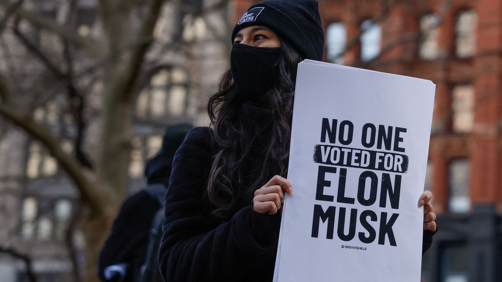 Proteste gegen Elon Musk: Manchen US-Bürgern mutet der enorme Einfluss Musks offenbar unheimlich an.