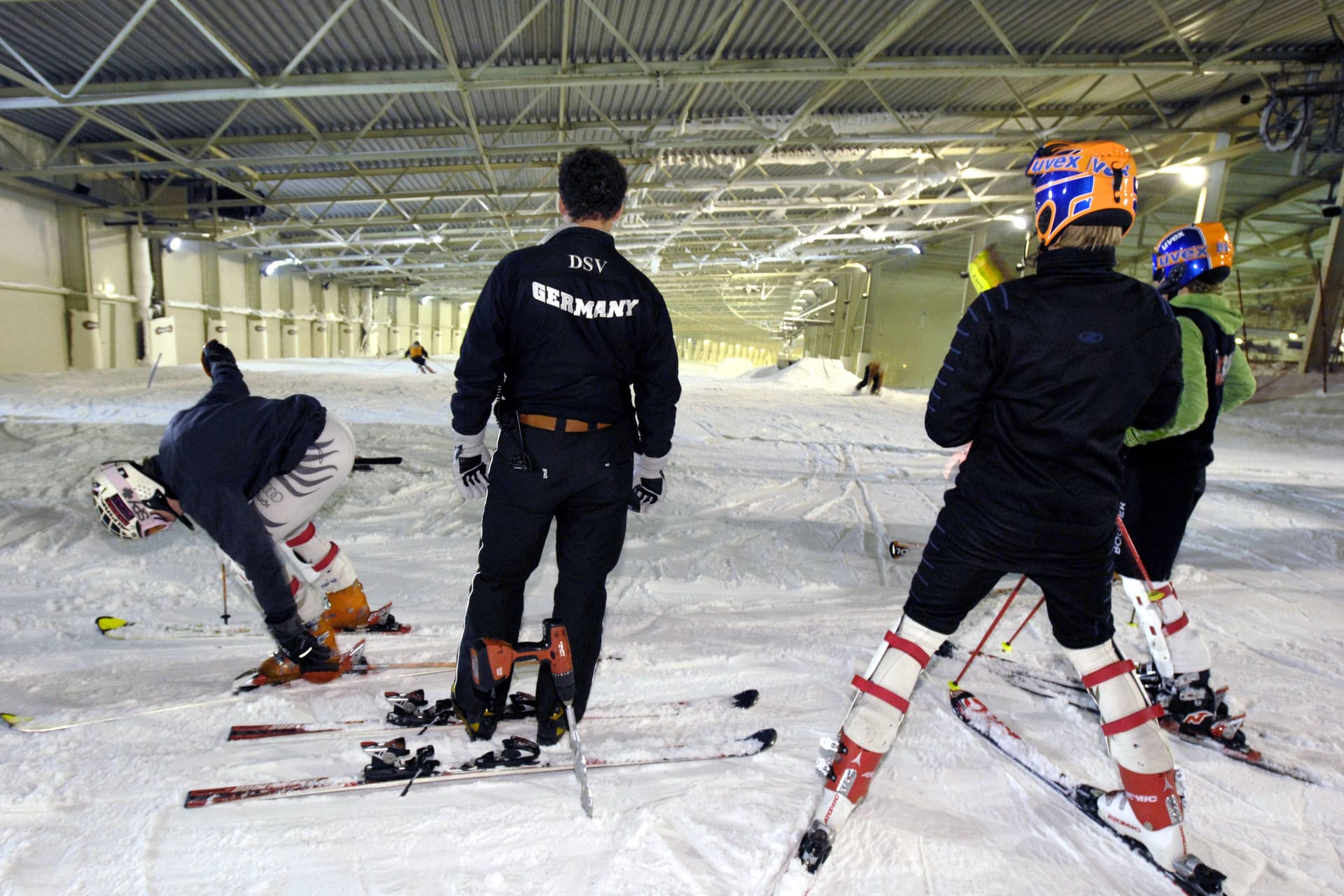 Skifahrer in der "SnowWorld" in Landgraaf (Archivbild): Die Skihalle bietet sowohl Anfängern als auch Profis ein einzigartiges Wintersporterlebnis.