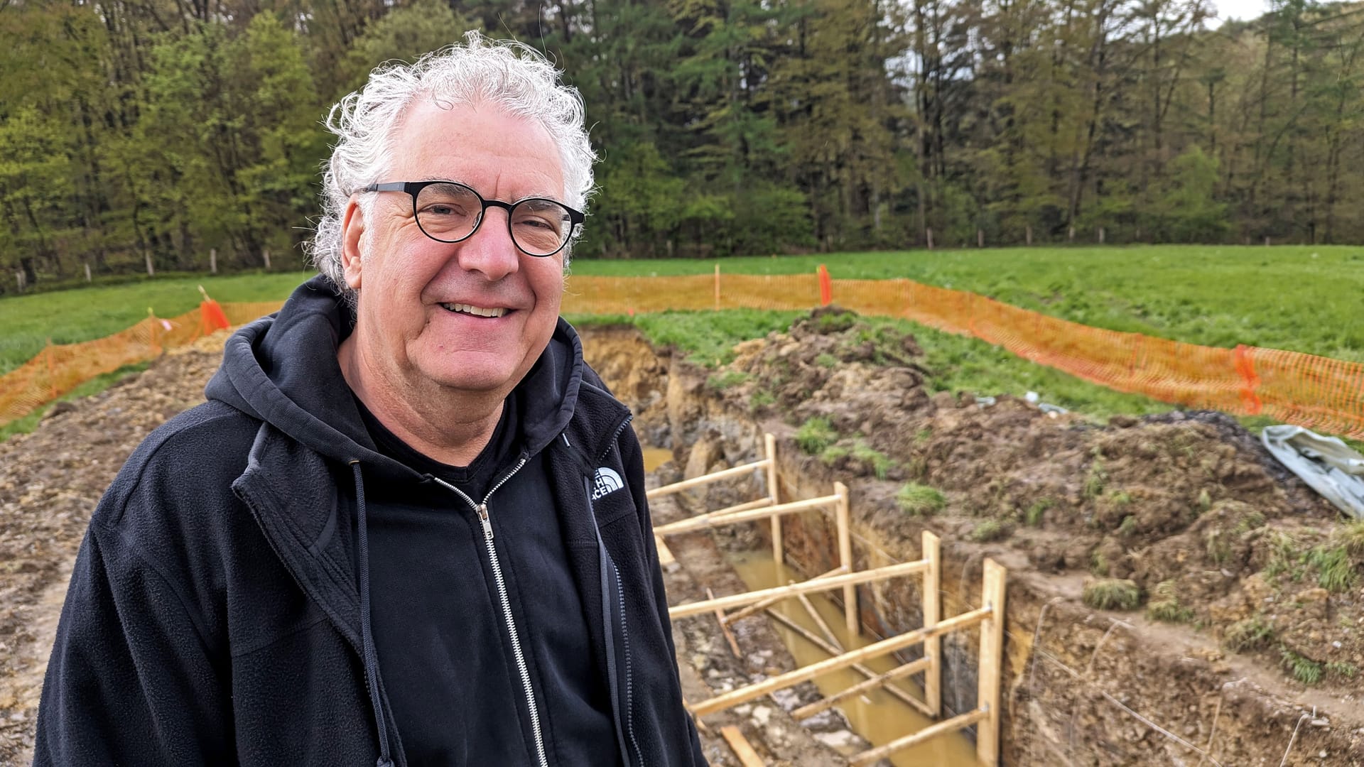 Erdbeben-Experte: Professor Klaus Reicherter an einer Verwerfung in der Nordeifel.