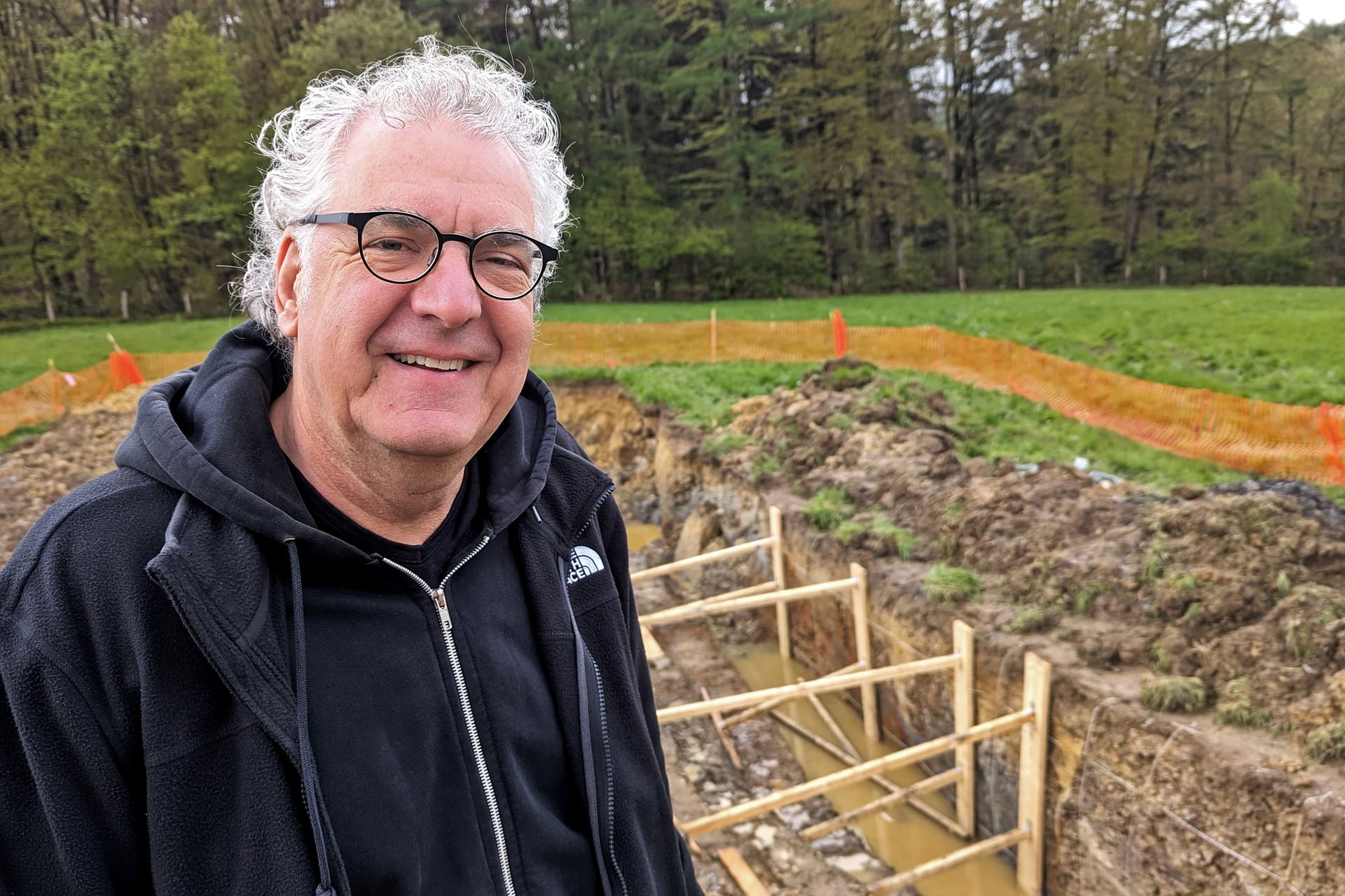 Erdbeben-Experte: Professor Klaus Reicherter an einer Verwerfung in der Nordeifel.