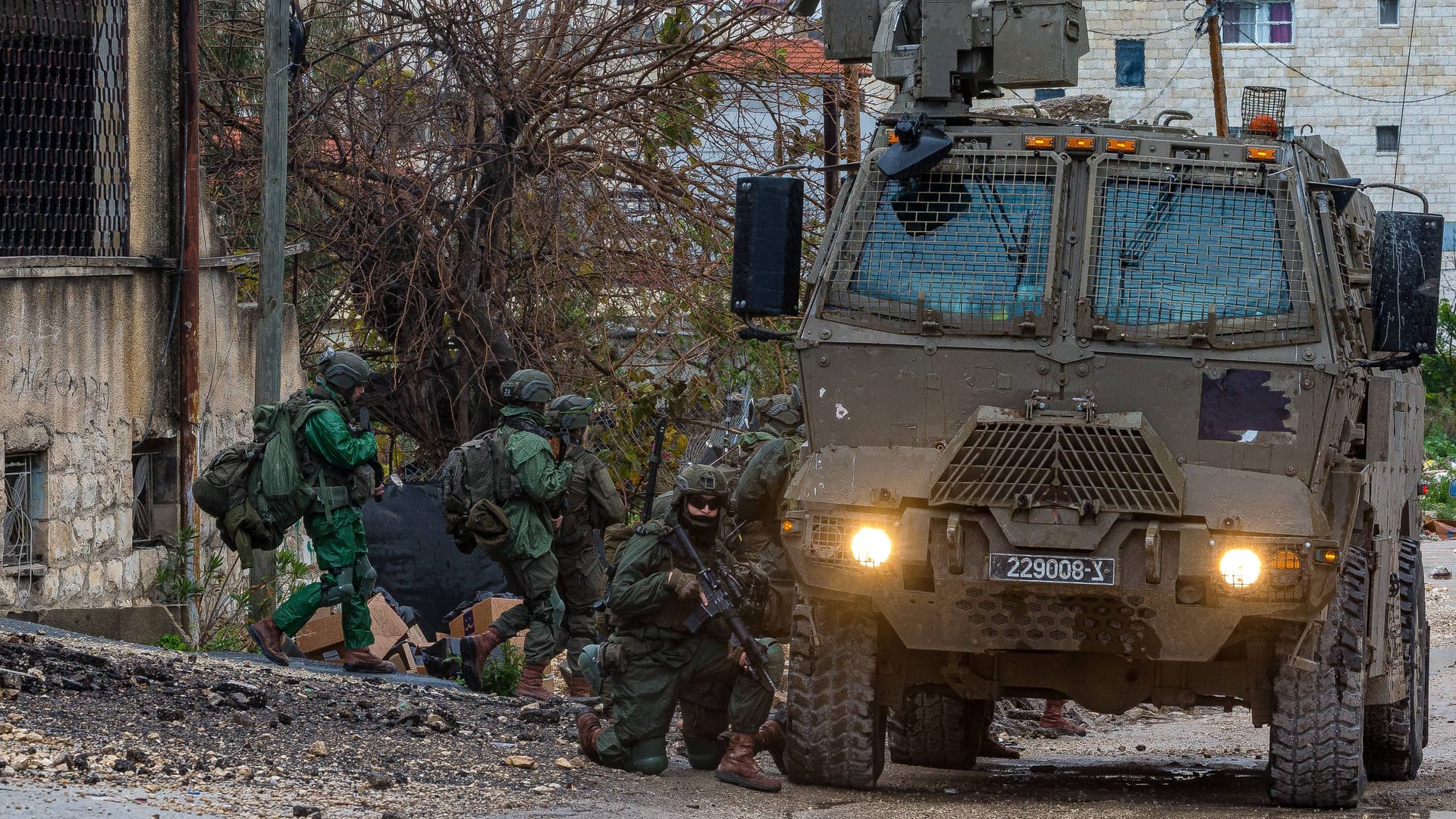 Israelische Soldaten in einem Auftrag in der Stadt Tulkarem.