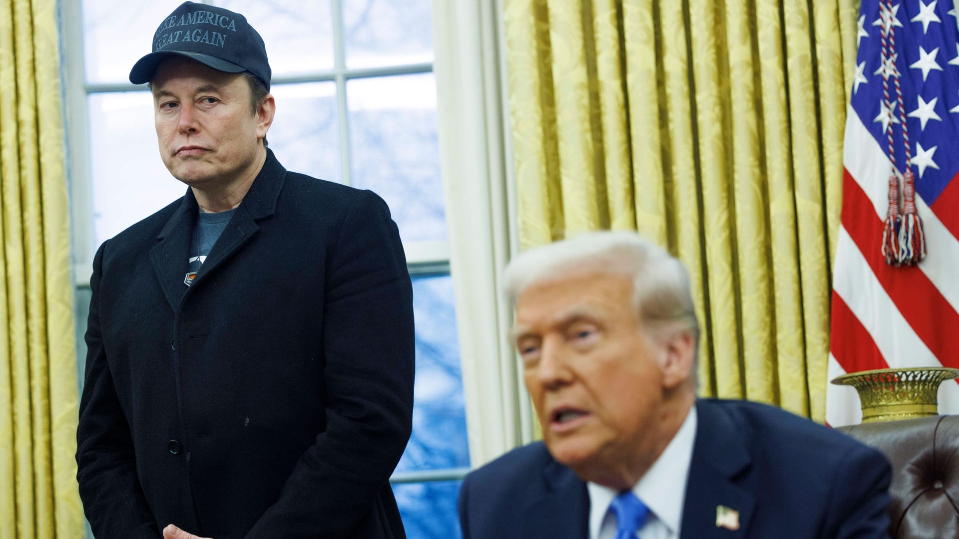 Elon Musk zusammen mit Donald Trump im Weißen Haus (Archivbild).