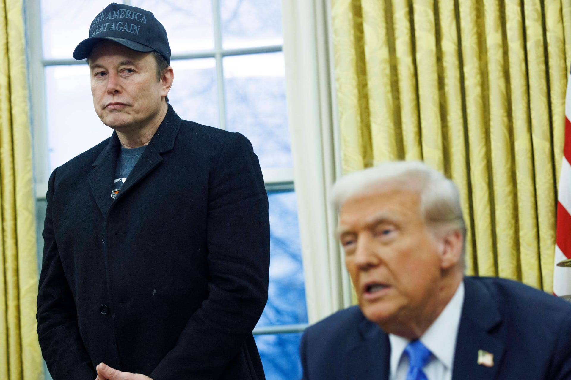 Elon Musk zusammen mit Donald Trump im Weißen Haus (Archivbild).