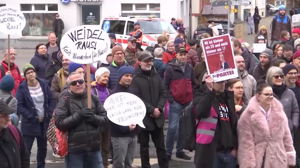 Eine geplante Gegenkundgebung wurde nicht zugelassen.