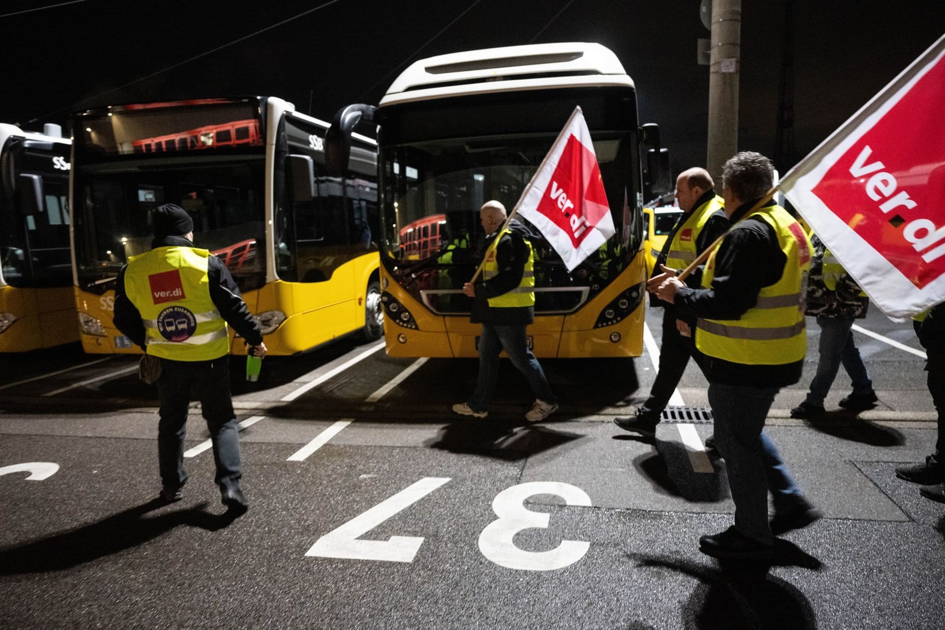 Warnstreiks im öffentlichen Nahverkehr - Stuttgart