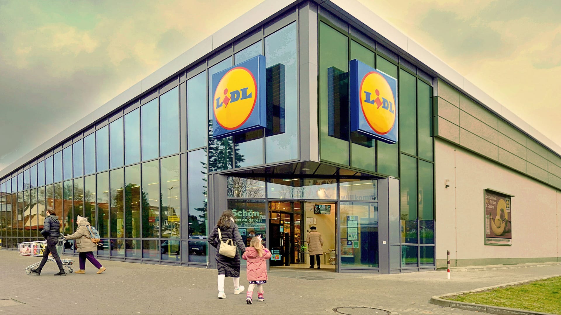 Bar-Zahlung bei Lidl: In Nordirland eröffnet der Discounter ein Pub.