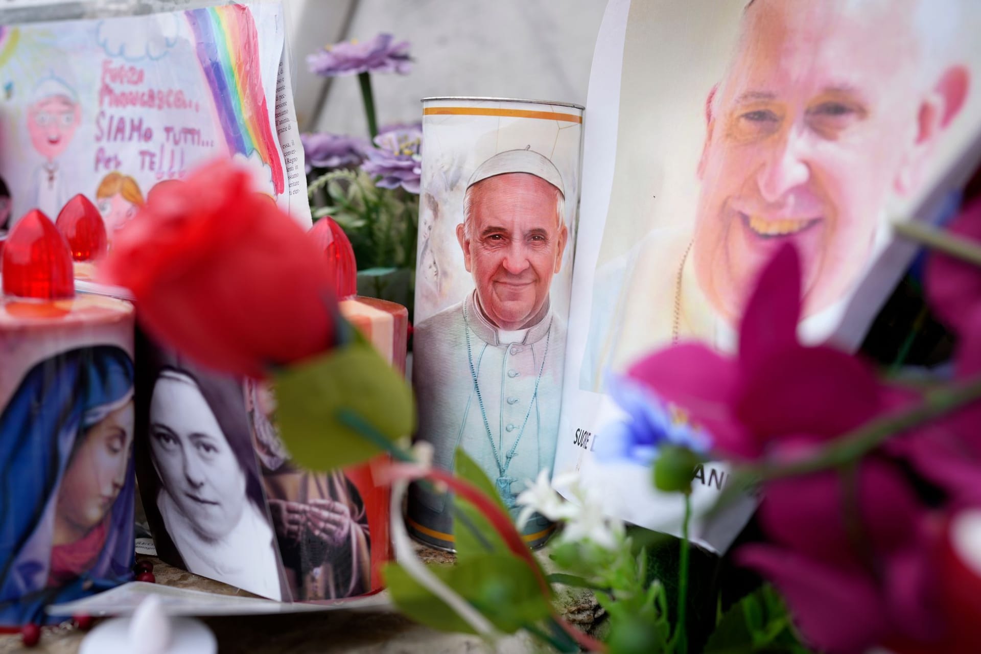 Papst im Gemelli-Krankenhaus in Rom