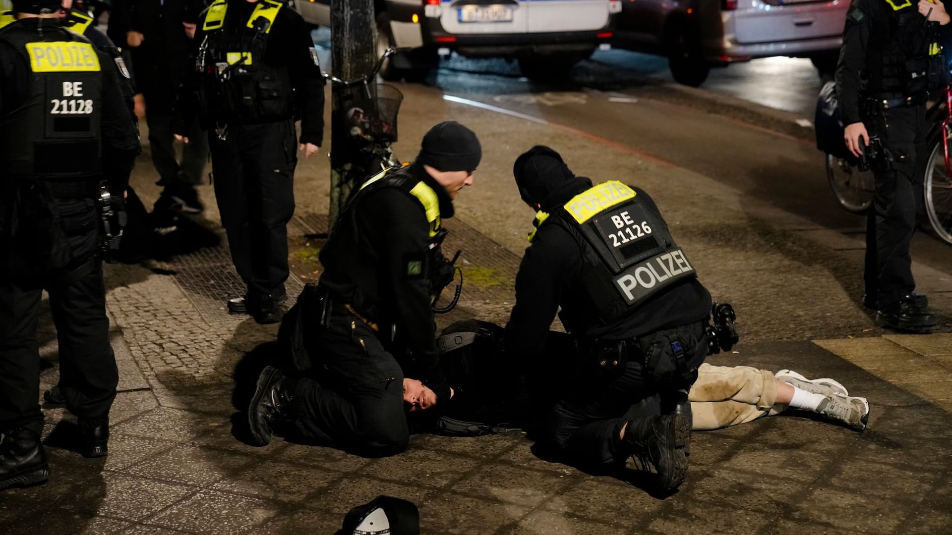 Mann am Holocaust-Denkmal in Berlin schwer verletzt