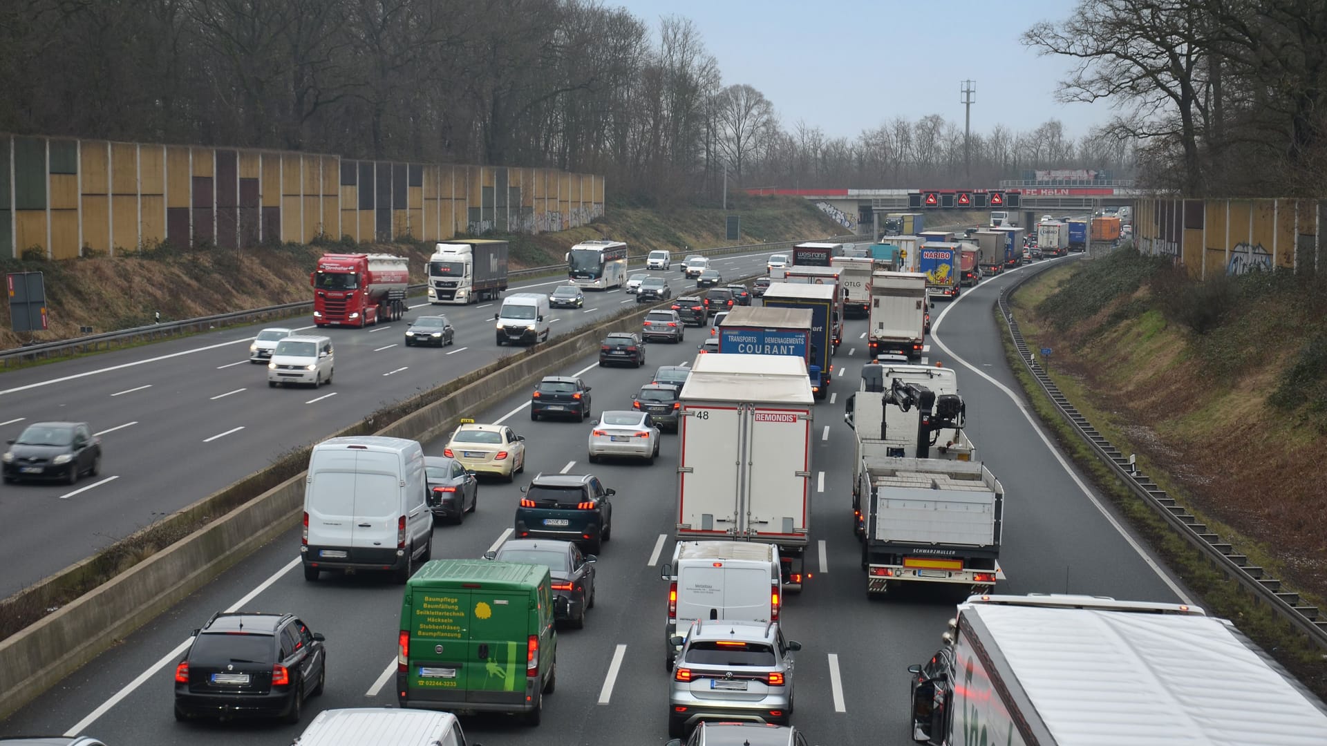 Stau auf einer Autobahn: Die A4 bei Aachen war 2024 besonders betroffen.