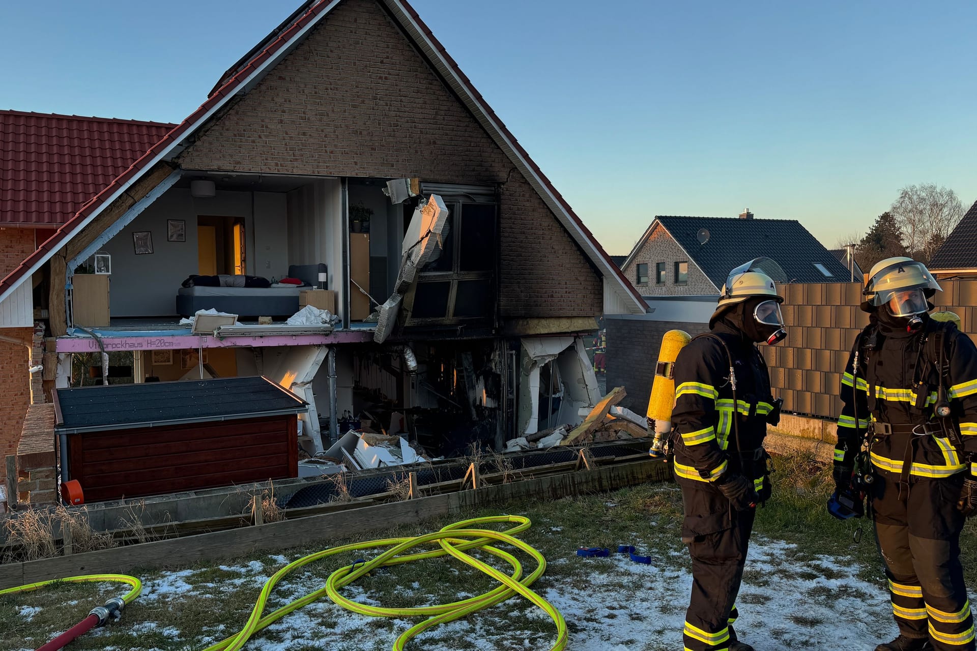 Bei Hamburg kam es am Mittwochnachmittag zu einer Explosion in einem Einfamilienhaus.