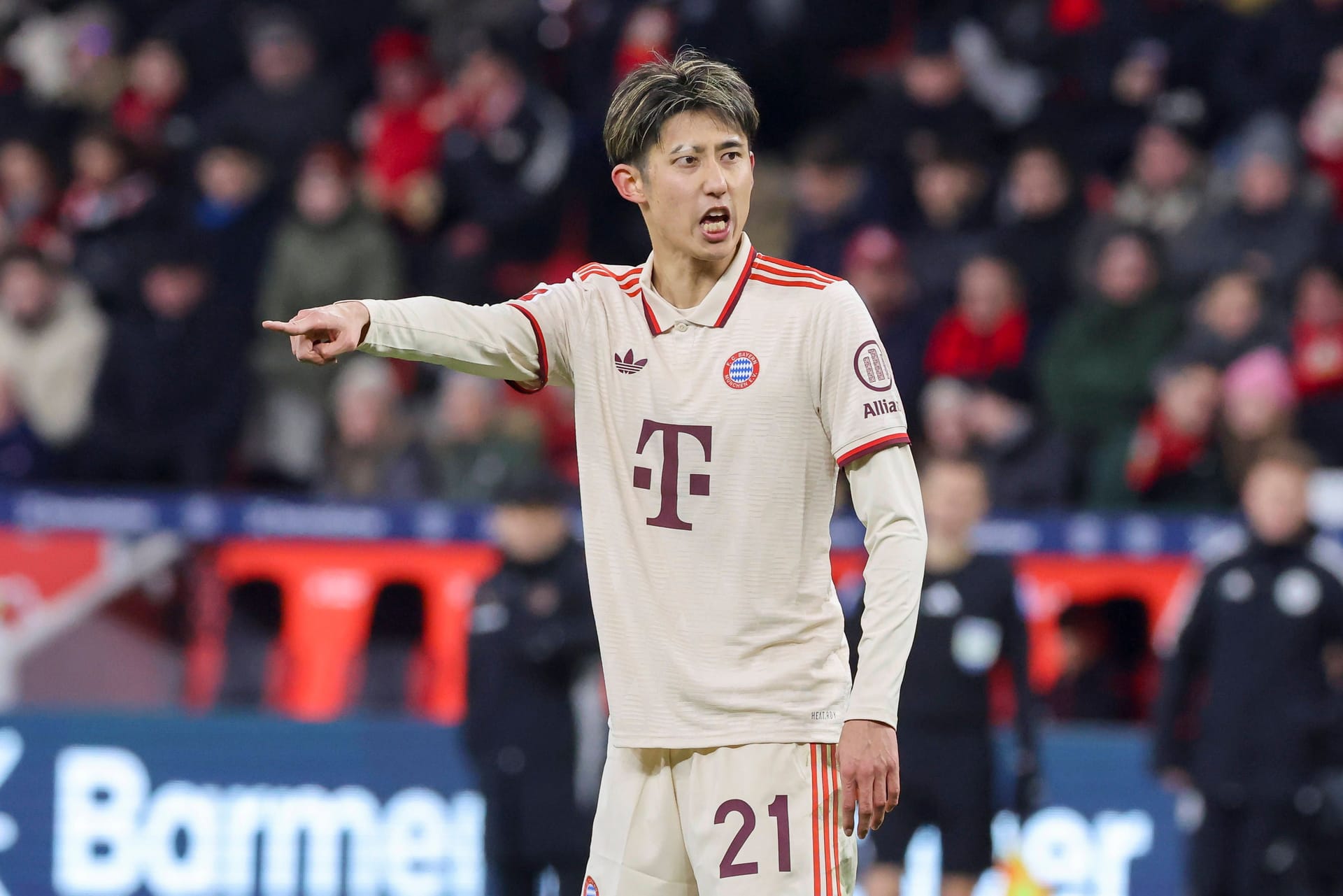 Hiroki Itō (bis 68. Minute): Feierte nach seinem Kurzeinsatz in Glasgow sein Startelfdebüt für Bayern. Konnte Tella nur noch per Foul stoppen und sah Gelb dafür (39.). Klärte per Kopf auf der Linie (66.). Die fehlende Spielpraxis war ihm noch anzumerken. Note 4