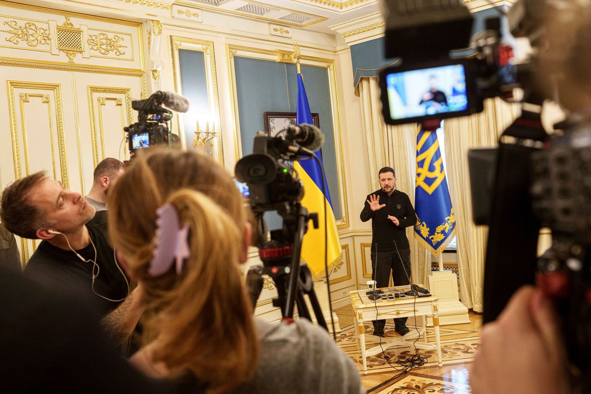 Selenskyj auf einer Pressekonferenz.