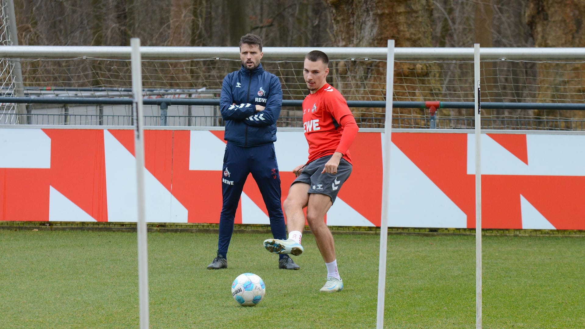 Wieder am Ball: Tim Lemperle, Stürmer des 1. FC Köln, trainierte am Samstag individuell.