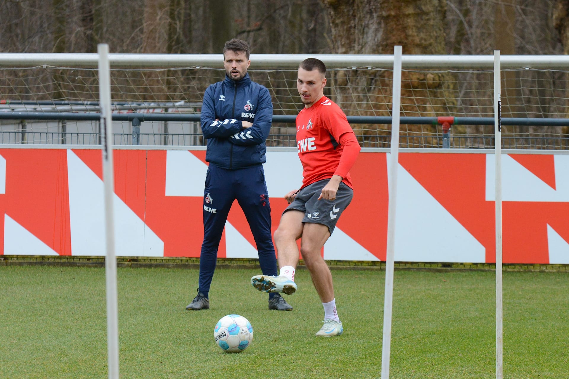 Wieder am Ball: Tim Lemperle, Stürmer des 1. FC Köln, trainierte am Samstag individuell.