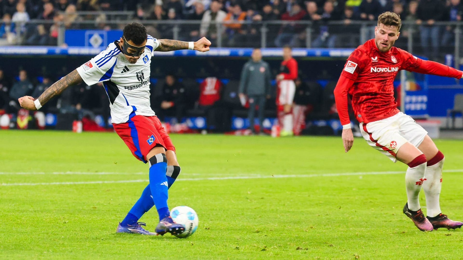 Davie Selke am Ball: Gegen den 1. FC Kaiserslautern gewann der Hamburger SV am Samstag 3:0.