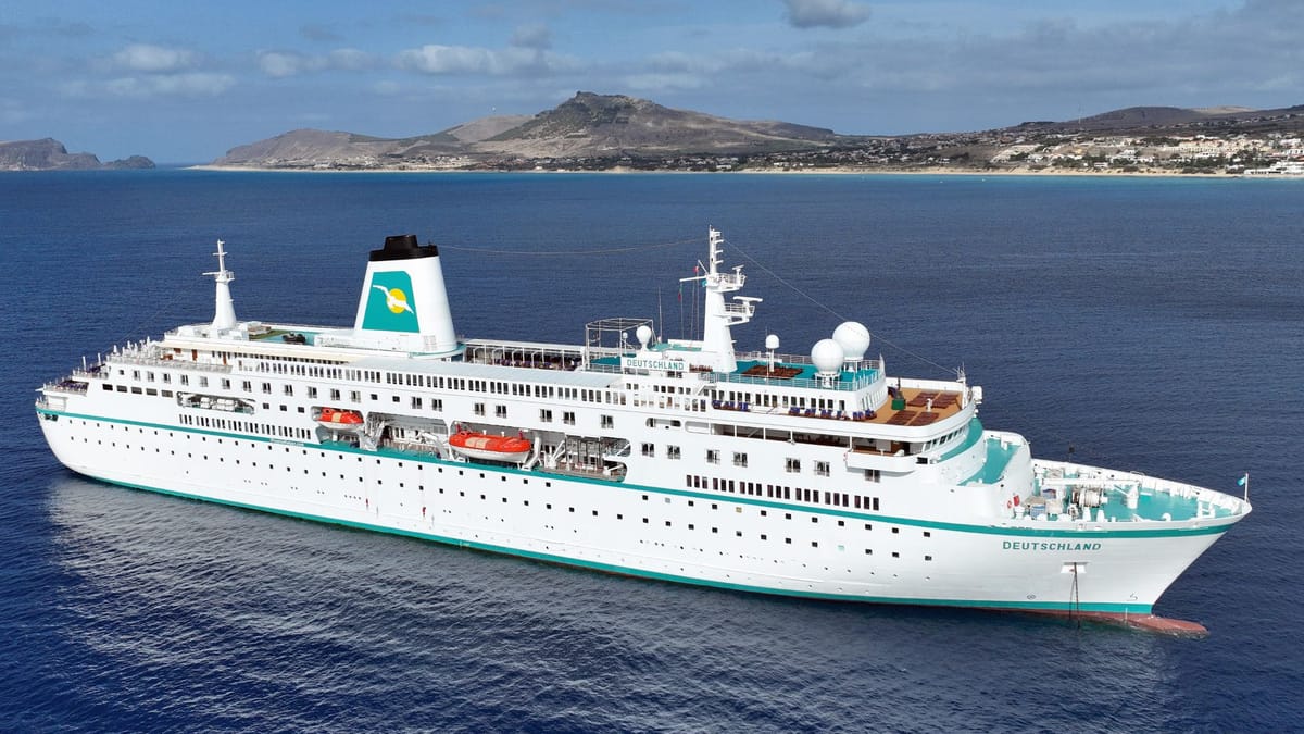 Ladje plujejo med uspehom in težavami: Od 'Traumschiffa' do zapuščenih potnikov in potopljenih vojnih ladij