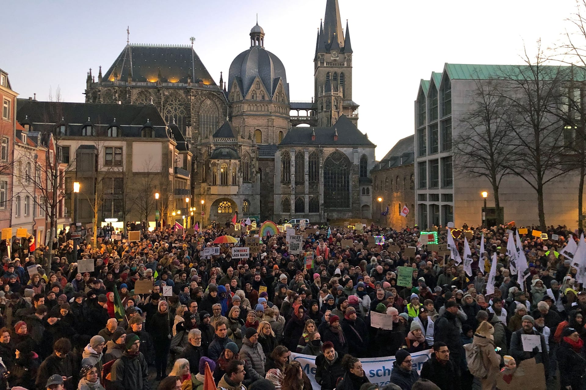 Demo in Aachen: Zahlreiche Menschen kamen zusammen.