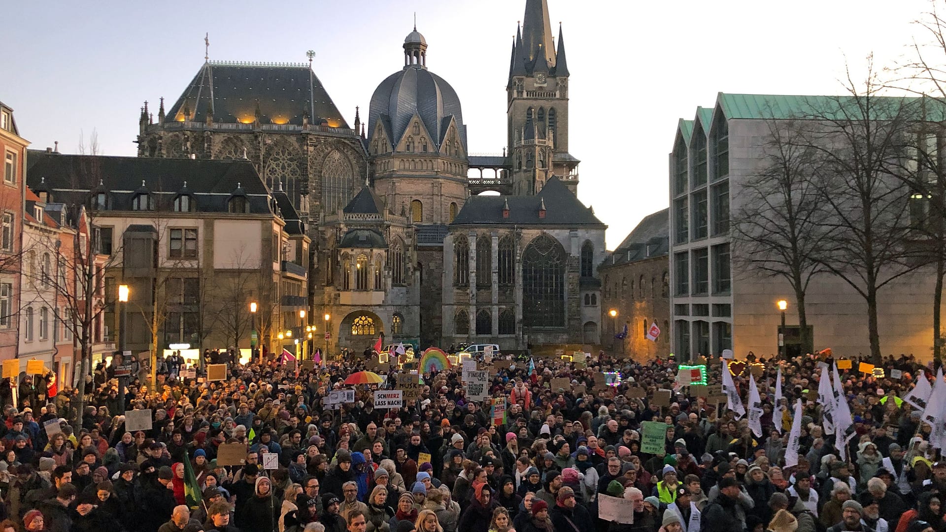 Demo in Aachen: Zahlreiche Menschen kamen zusammen.