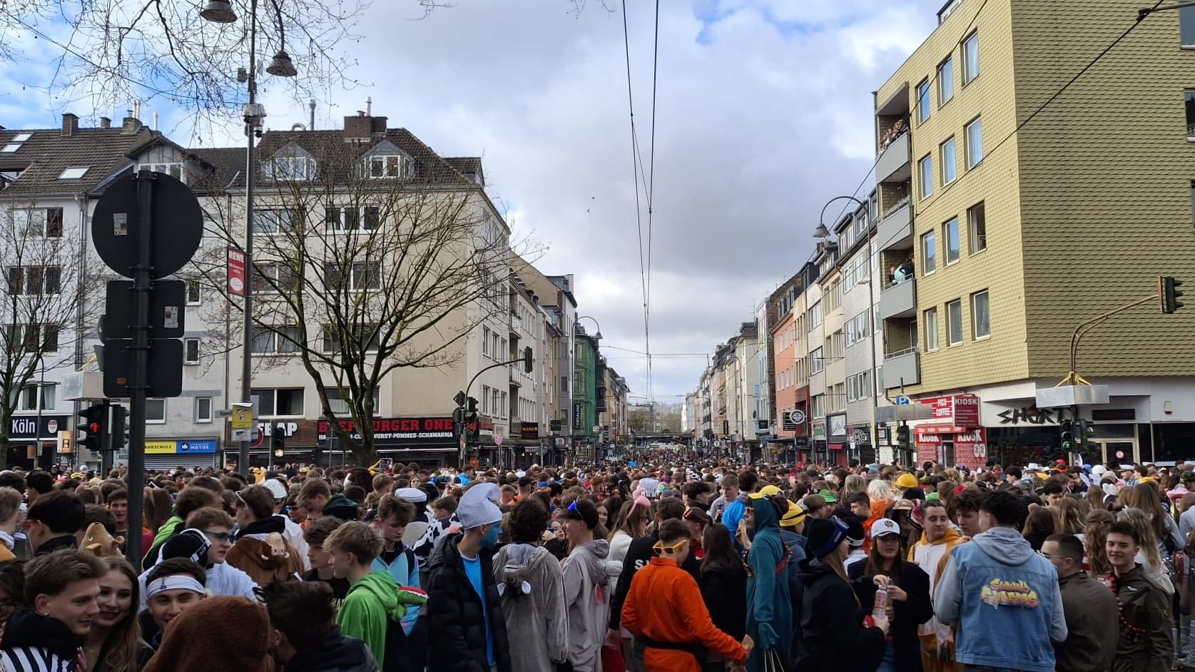 Der Zülpicher Platz: Hier feiern vor allem Studenten.