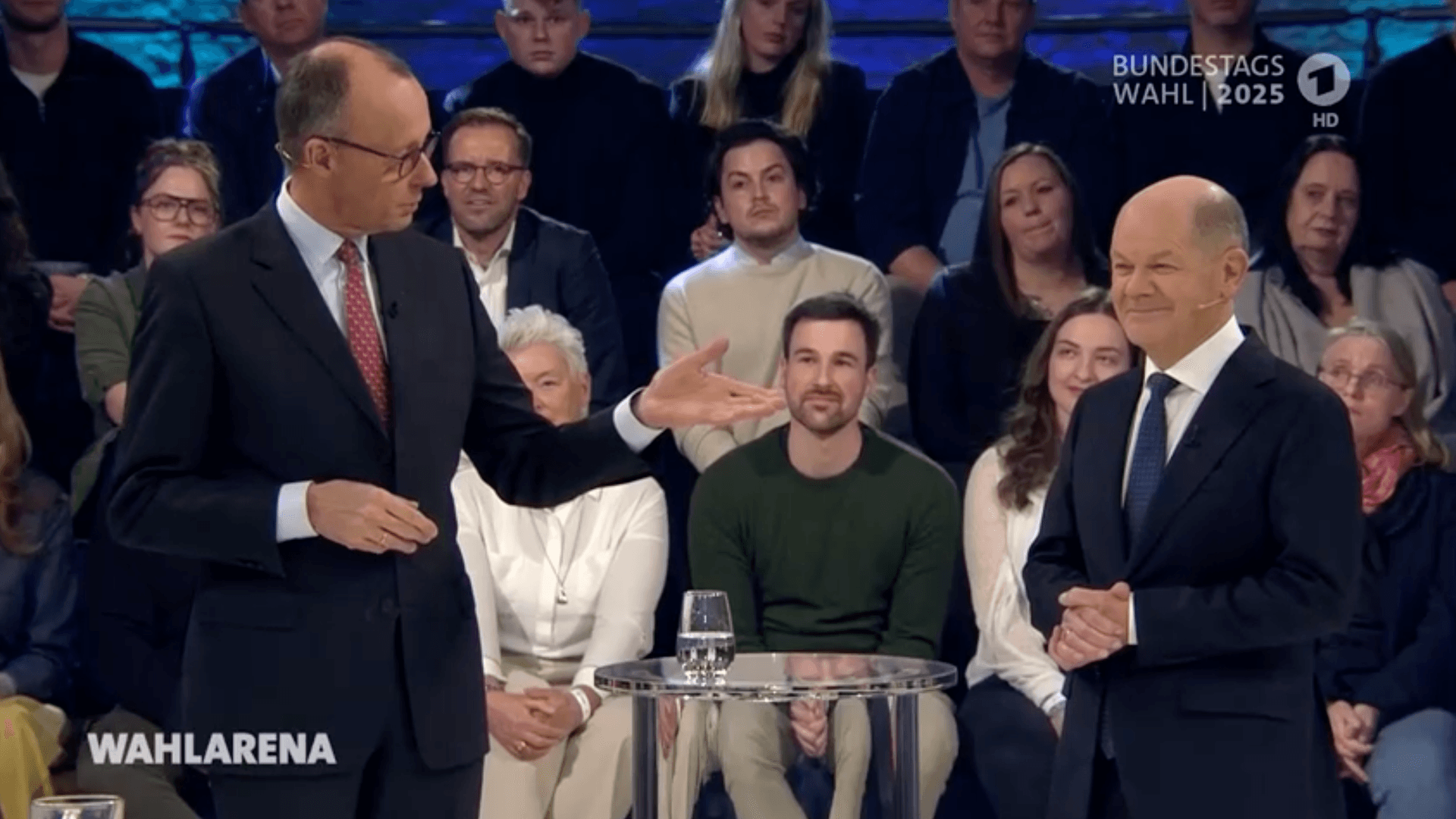 Wahlarena in der ARD: Wie auch schon beim ZDF müssen sich die Kandidaten in diesem TV-Format den Fragen der Bürger stellen.