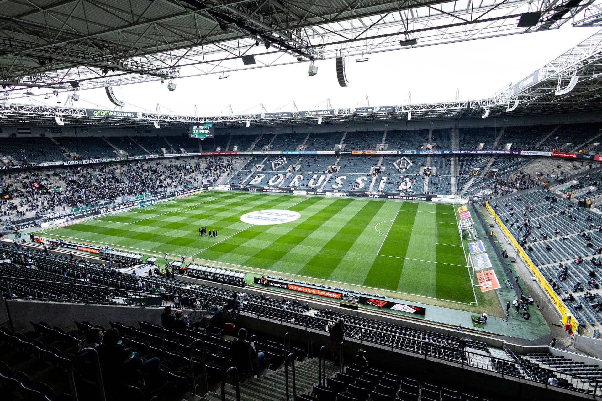 imago images Der Borussia-Park in Mönchengladbach: Hier findet das Bundesliga-Spiel gegen Augsburg statt.