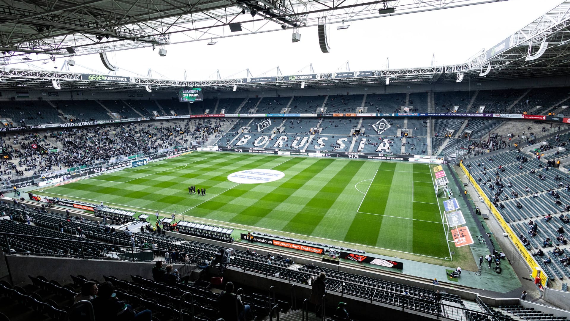 imago images Der Borussia-Park in Mönchengladbach: Hier findet das Bundesliga-Spiel gegen Augsburg statt.