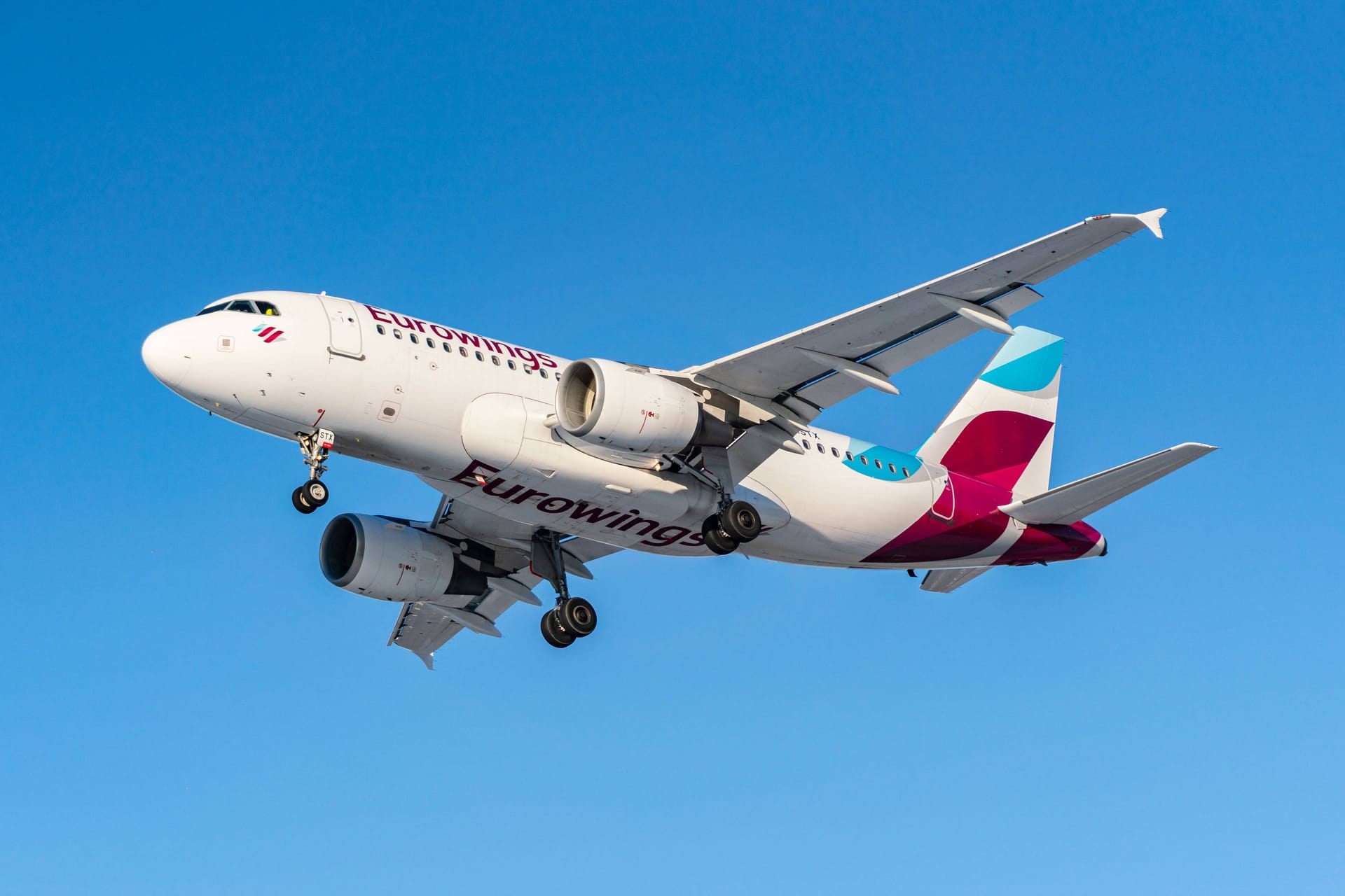 Eine Maschine von Eurowings (Archivbild): Bis zu fünfmal wöchentlich fliegt die Airline im Sommer nach Hamburg.