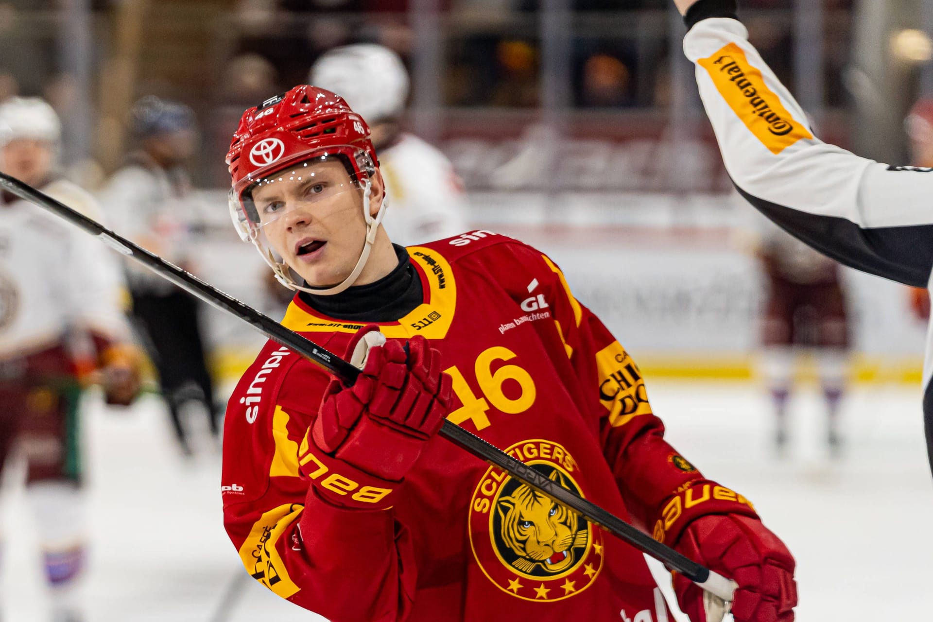 Vili Saarijärvi: Er wurde von einem Puck verletzt.