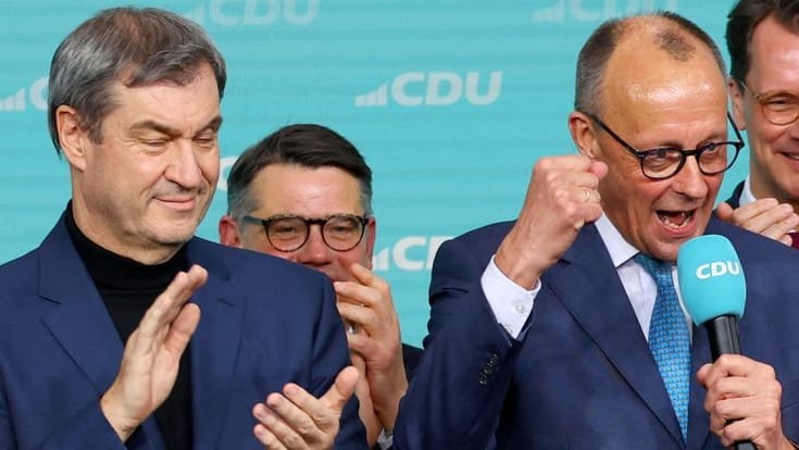 Friedrich Merz (r) und Markus Söder: Die beiden feiern im Konrad-Adenauer-Haus.