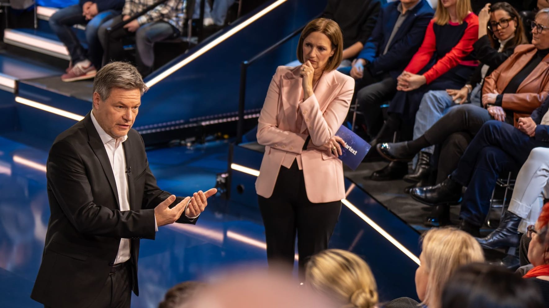 Vizekanzler Robert Habeck (Die Grünen) im ZDF-Format "Klartext".