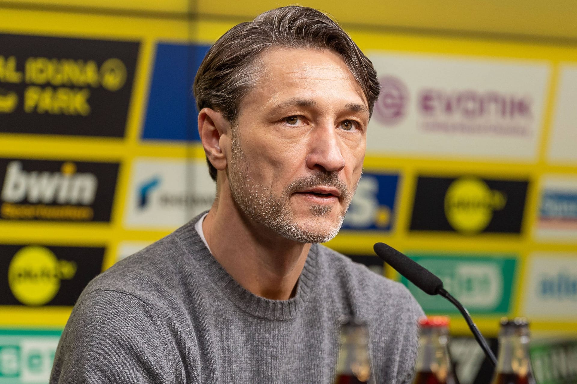 Unglückliches Debüt: BVB-Trainer Niko Kovač auf der Pressekonferenz nach dem 1:2 gegen Stuttgart.