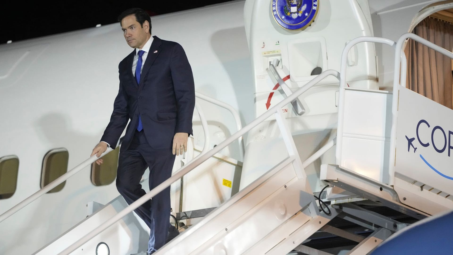 US-Außenminister Marco Rubio bei der Landung auf dem internationalen Flughafen in Panama Pacifico.