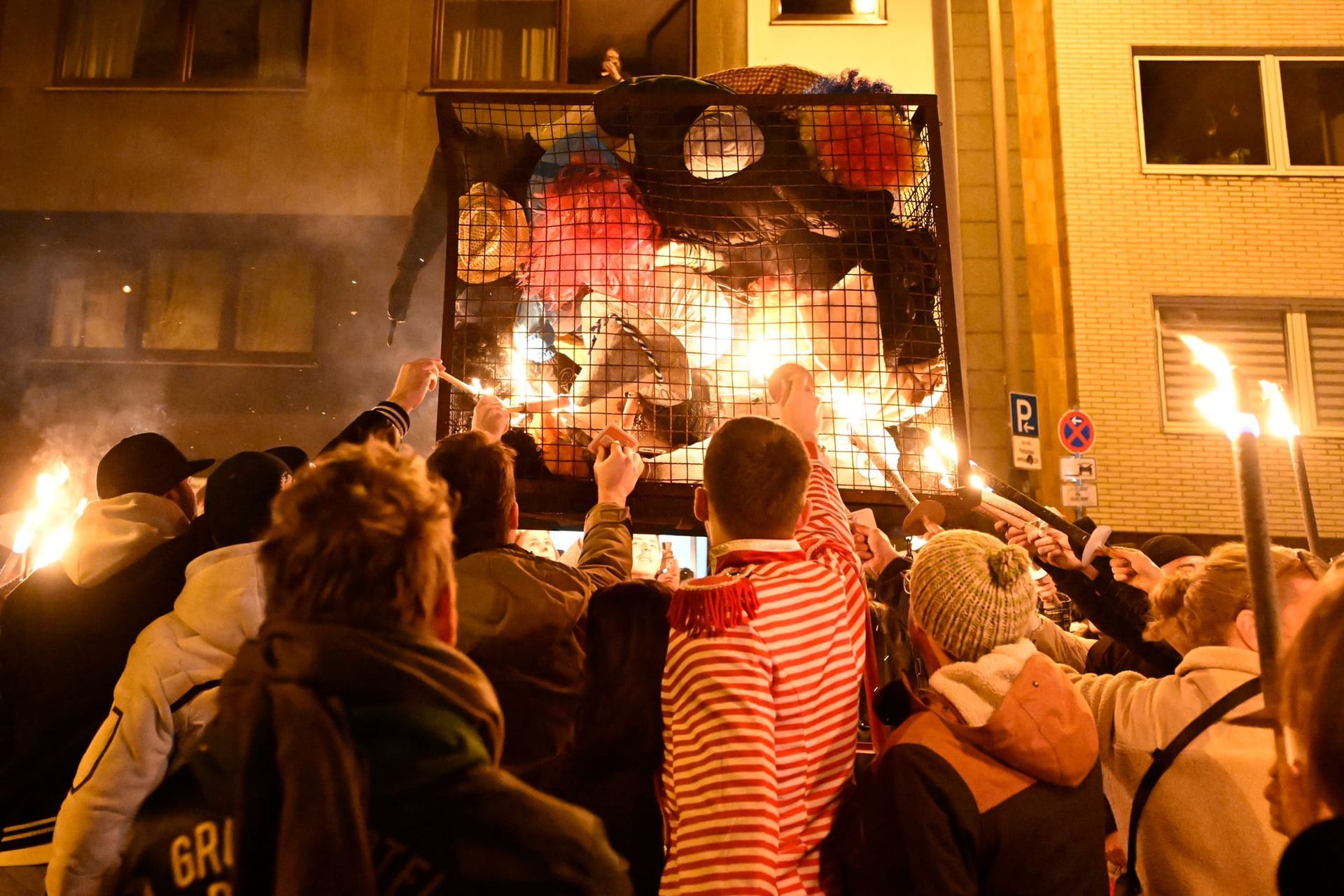 «Nubbelverbrennung» in Köln