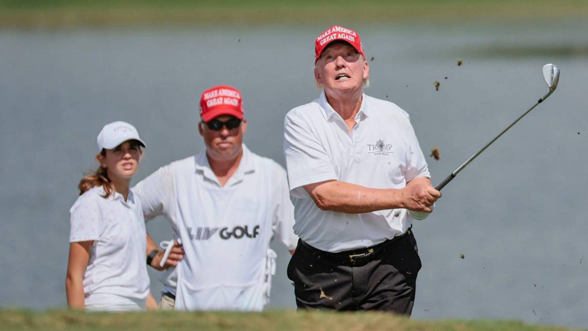 Trump beim Golfen (Archivbild): Laut des US-Autors Rick Reilly ist das Handicap des Präsidenten bei Weitem nicht so gut, wie er selbst behauptet.