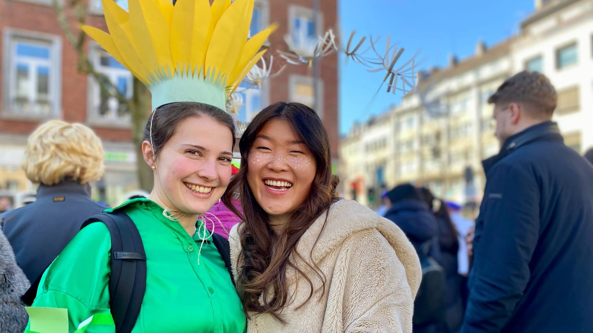 Frühlingsblumen am Theaterplatz: Nicht nur das Wetter kündigte am 3. März den bevorstehenden Frühling an.