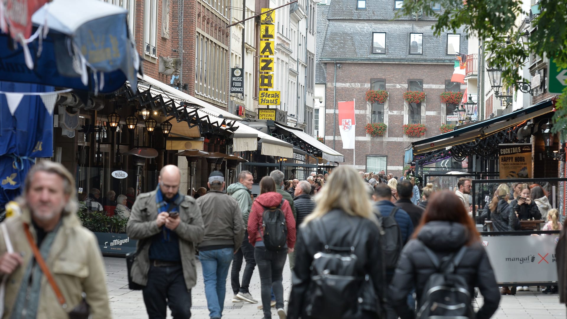 Besucher auf der Bolkerstraße (Archivfoto): Ein Lokal fiel hier durch eine Lebensmittelkontrolle. Besucher auf der Bolkerstraße (Archivfoto): Ein Lokal fiel hier durch eine Lebensmittelkontrolle.