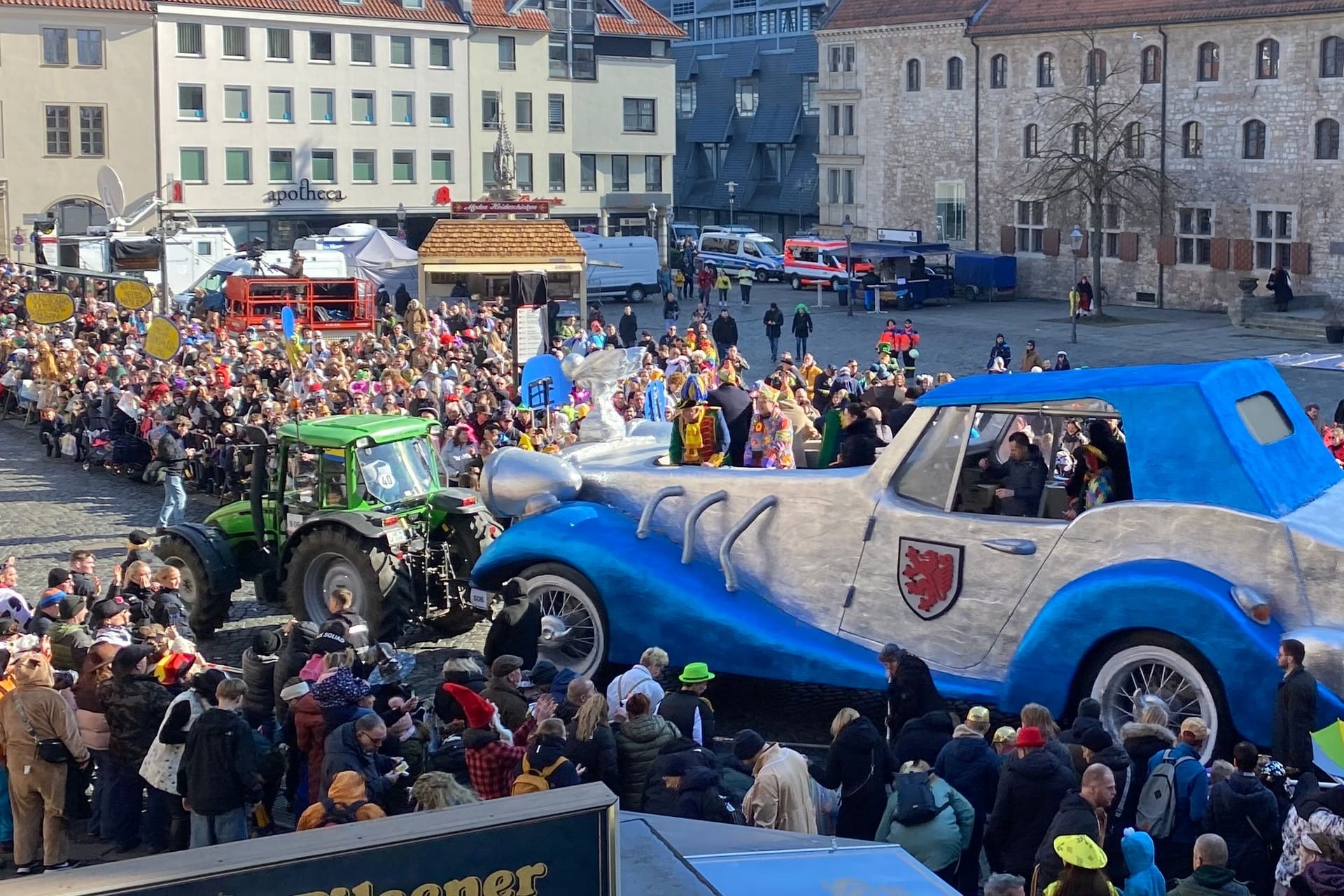 47. Schoduvel: Er zieht am Alstadtmarkt vorbei.