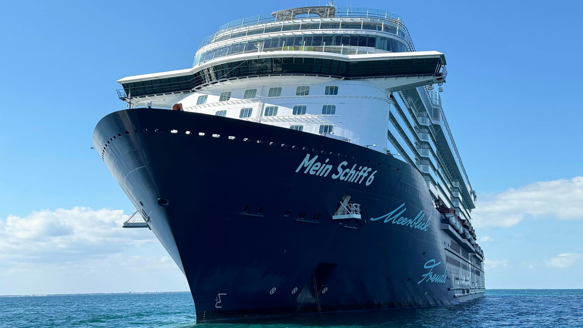 Die "Mein Schiff 6": Das Schiff bietet Kreuzfahrtpassagieren elf Restaurants und Bistros sowie 16 Bars.