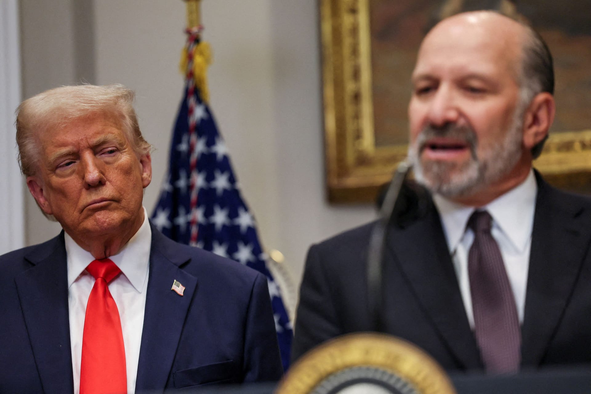 US-Präsident Donald Trump neben seinem Handelsminister Howard Lutnick im Weißen Haus.