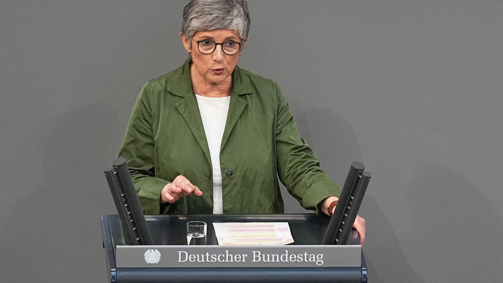 Bundestag - Sondersitzung zur Grundgesetzänderung