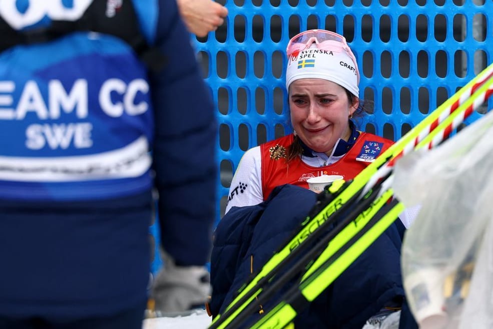 Ebba Andersson weint bittere Tränen: Eine vierte Goldmedaille war ihr bei der Ski-WM nicht vergönnt.