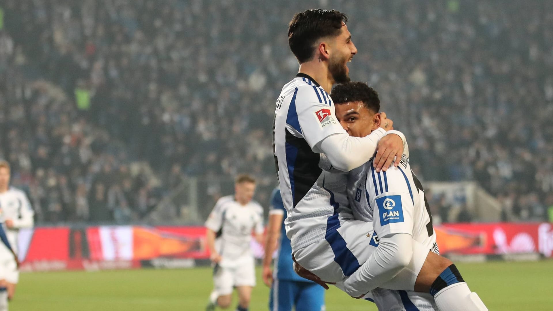 Jubel beim HSV: Sie feierten einen souveränen Auswärtssieg.