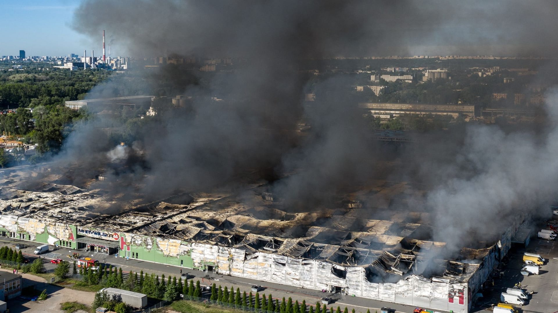 Großbrand in einem Warschauer Einkaufszentrum